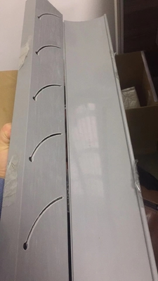 Grelhas do ar do PVC na prova externo da chuva da parede da grade central da torre refrigerando