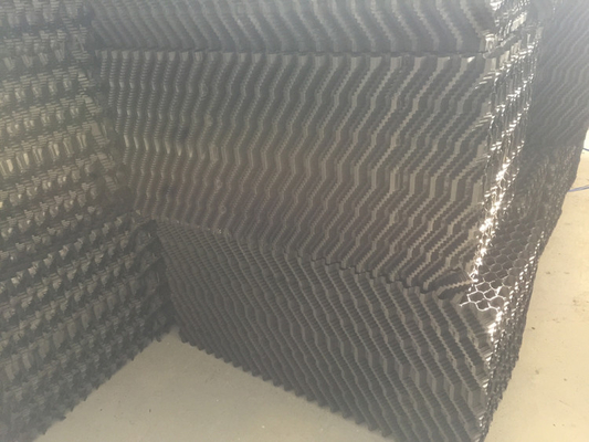 Material da desinfecção da exploração agrícola de porco para o enchimento molhado plástico da cortina de Wusen da suficiência da torre refrigerando