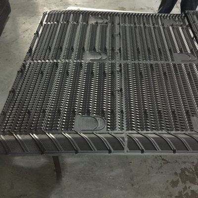 Meios plenos de suspensão 0.38-0.6mm do fluxo transversal de torre refrigerando de 1350mm